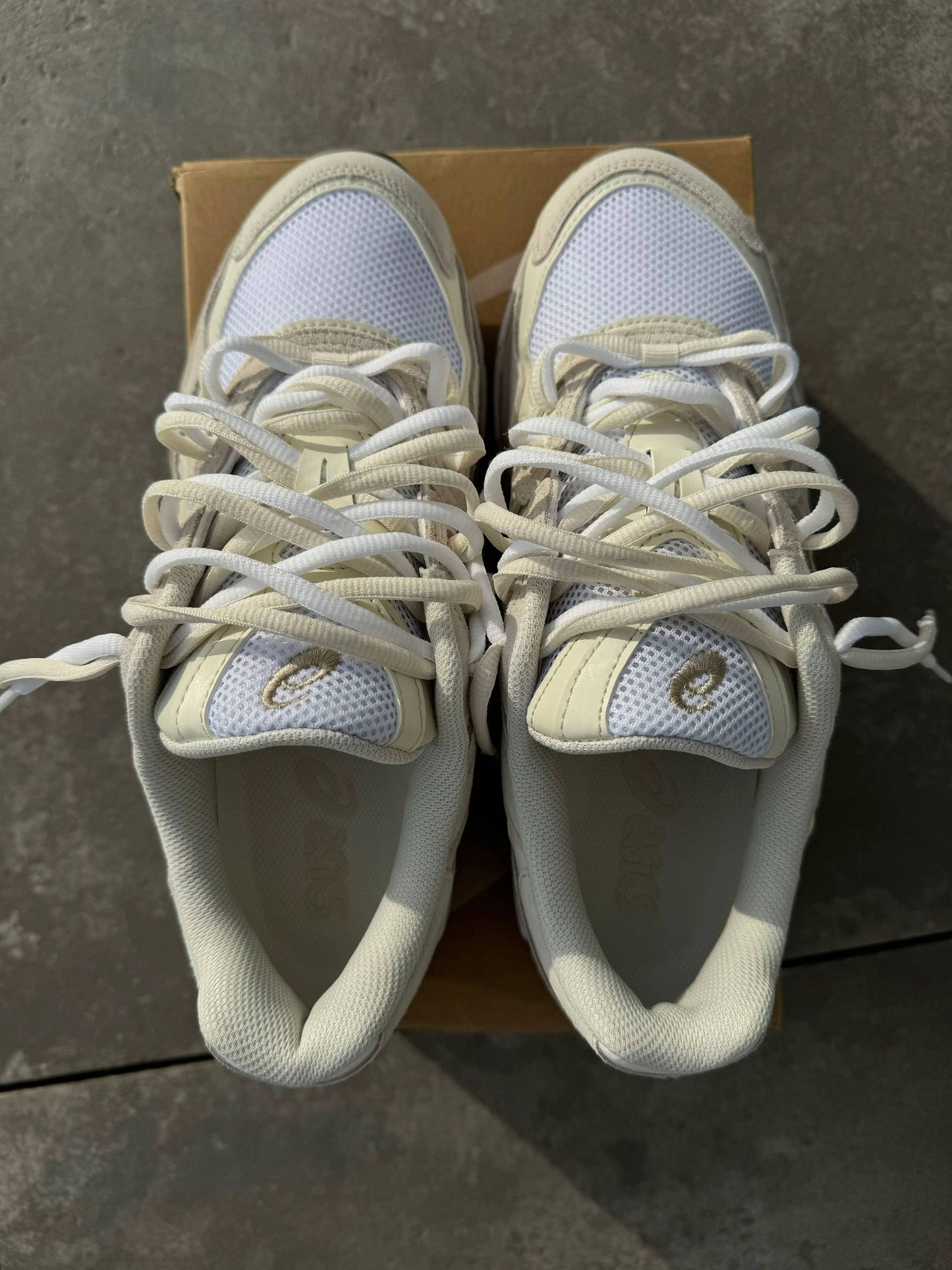 DOUBLE LACED GEL NYC WHITE/FEATHER GOLD